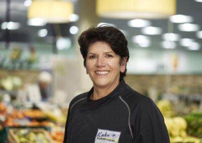 EDEKA Kuhn | Markt Leopoldshafen - EDEKA_Leopoldshafen_Brigitte Girrbach_Käse-Expertin_Leopoldshafen